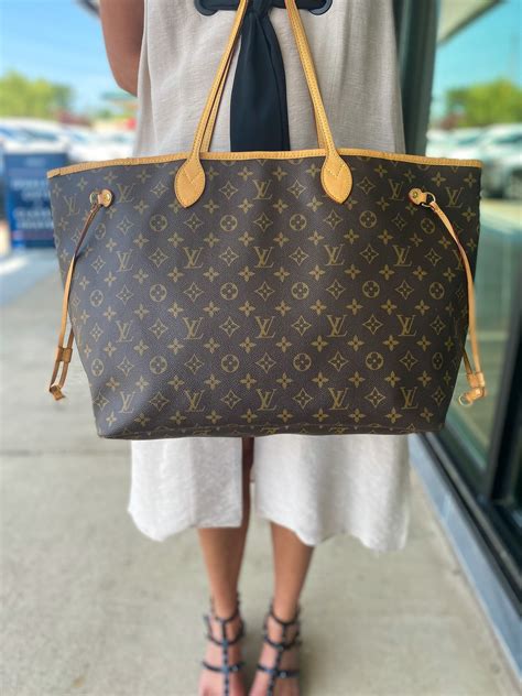 louis vuitton monogram neverfull gm|Louis Vuitton Neverfull gm size.